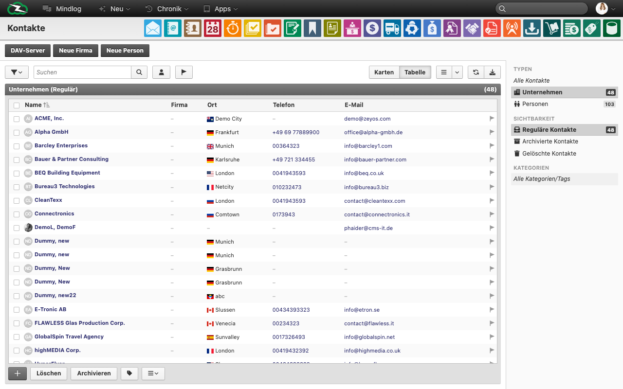 Kontakteliste in der Tabellenansicht mit drei ausgewählten Zeilen und sichtbarem Tagging-Button in der Toolbar